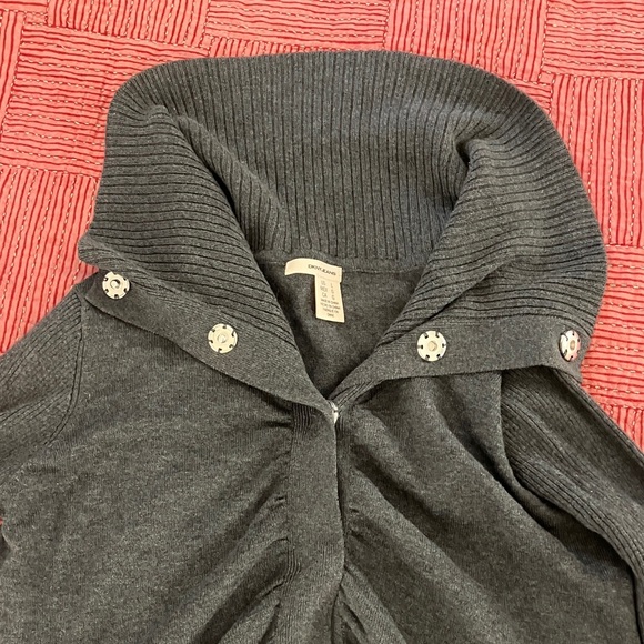 DKNY women’s size large Charcoal Cowl Neck Sweater with large snaps - Picture 14 of 14